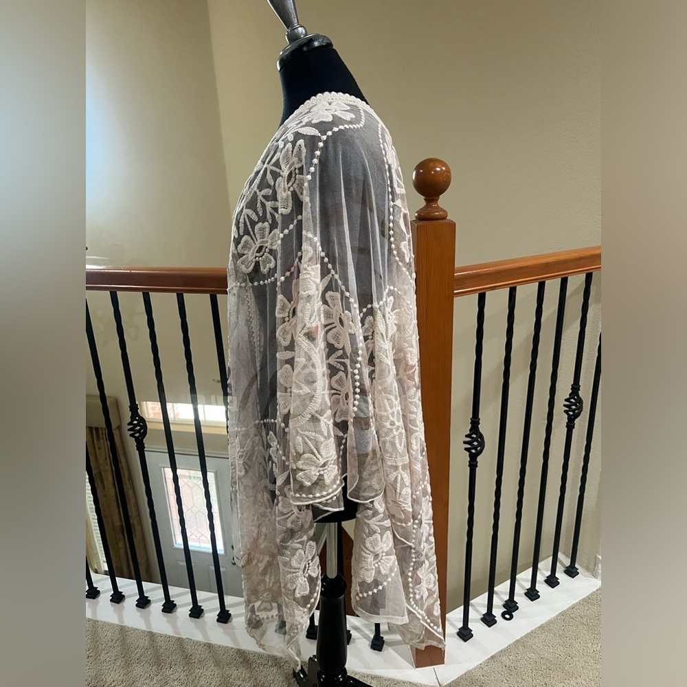 Origami FLORAL Cream Lace SHAWL CAPE, FREE SIZE, BOHO CLASSIC: - Picture 4 of 16